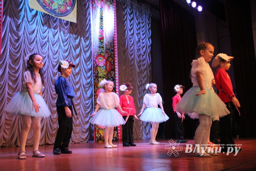 «Великолукская Веснянка»: детские сады 