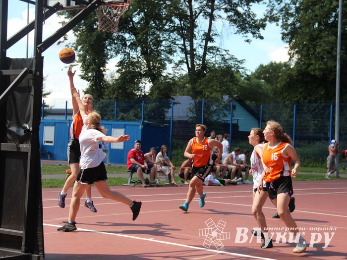 В Великих Луках прошёл Олимпийский День (ФОТО)