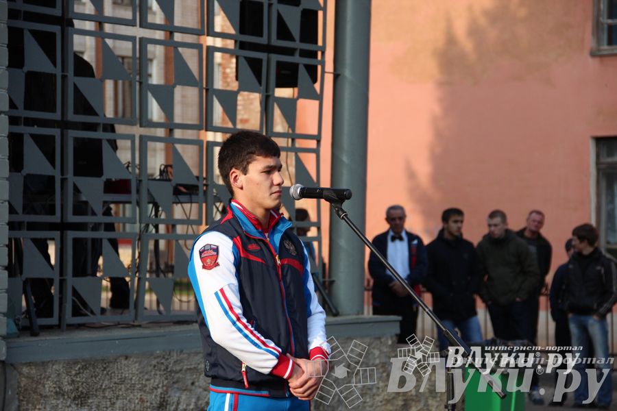 В Великих Луках прошло открытие мемориальной доски памяти Е.А. Клевцова