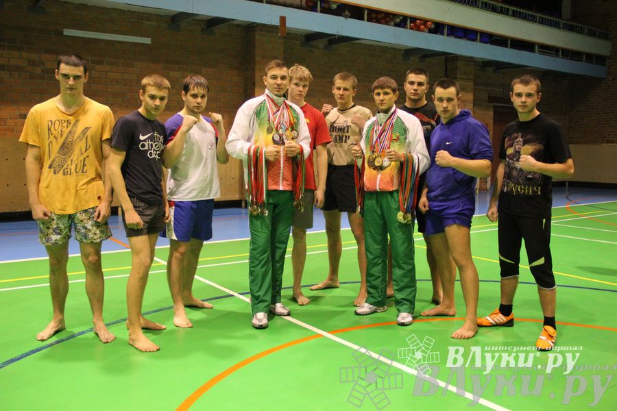 В Великих Луках прошел мастер-класс по кикбоксингу (фото)