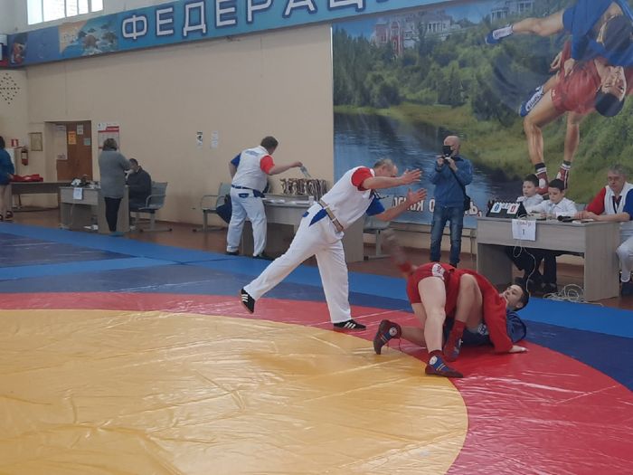 Великолучане привезли золотые медали с регионального турнира по самбо (ФОТО)