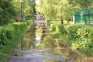И плывем, и плаваем – Великие Луки после ливня (ФОТО)