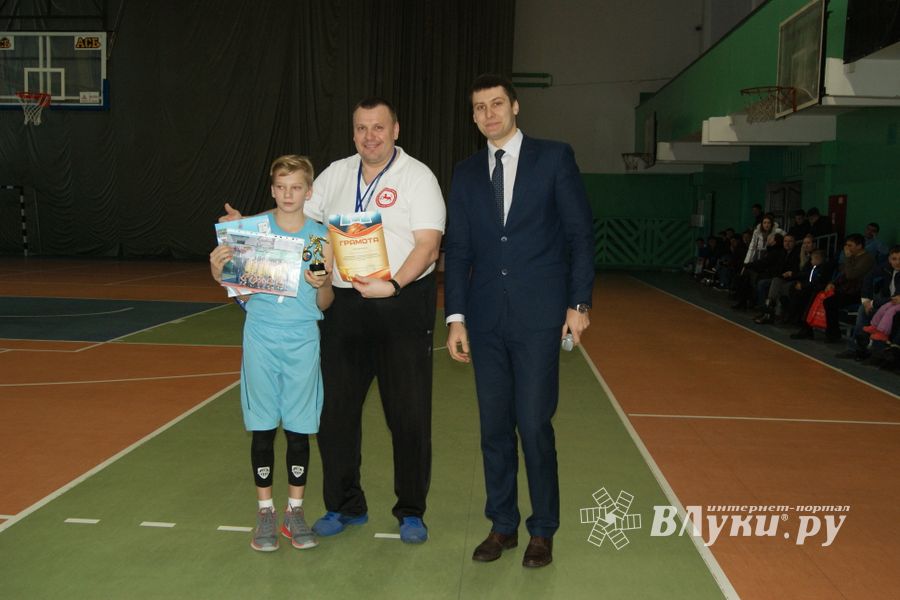 Великолучане завоевали бронзу на Международном турнире по баскетболу (ФОТО)