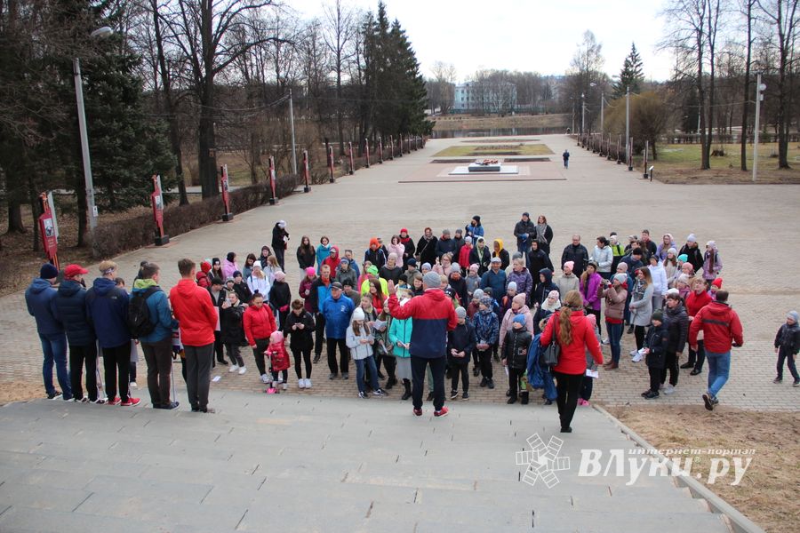 Великолучане присоединились к Всероссийской акции по ходьбе (ФОТО)