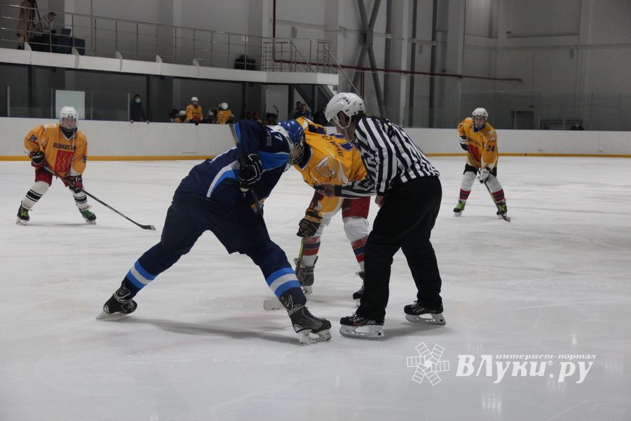 В великолукском «Айсберге» прошли матчи Чемпионата Псковской области по хоккею (ФОТО)