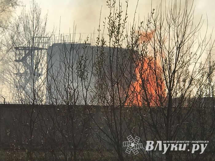 Подробности пожара на мебельном (ФОТО)