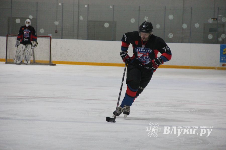 Великолучане обыграли псковских медведей в «Айсберге» (ФОТО)