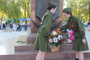 Праздничный салют в честь Дня Победы был дан в Великих Луках (ФОТО)