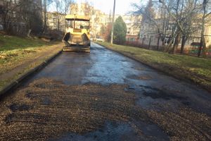 На улице Зелёной завершается укладка асфальта (ФОТО)