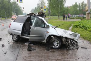 На трассе Санкт-Петербург-Невель произошло смертельное столкновение легковушки и грузовика (фото)