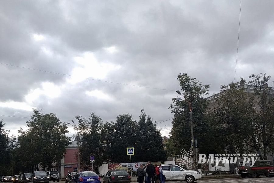 ДТП на перекрёстке Ленина-Некрасова (ФОТО)