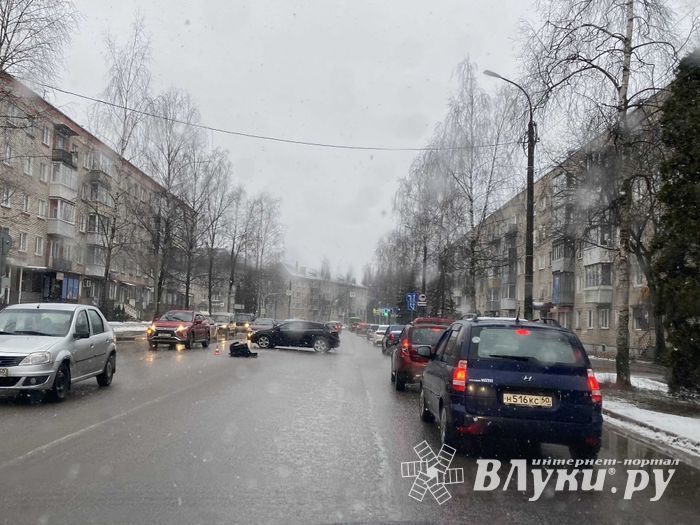 ДТП на проспекте Гагарина в Великих Луках (ФОТО)