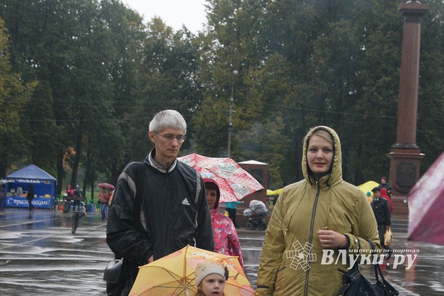 ​Универсальная торговая ярмарка «Осень – 2014» состоялась  в Великих Луках