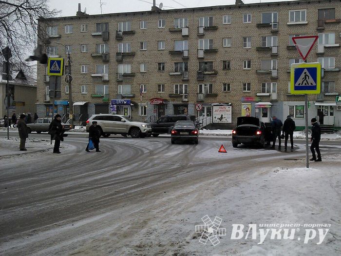 ФОТОФАКТ: ДТП в Великих Луках