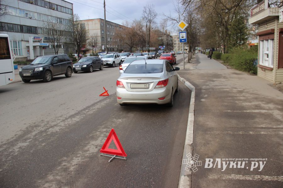 Три автомобиля попали в ДТП на улице Зверева (ФОТО)