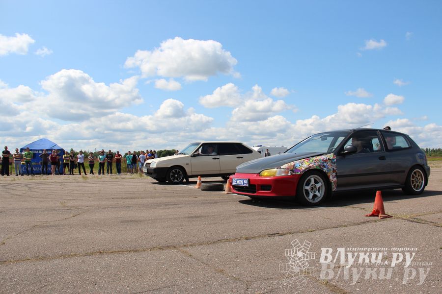 Под Великими Луками прошел второй этап Чемпионата по Drag Racing (фото)