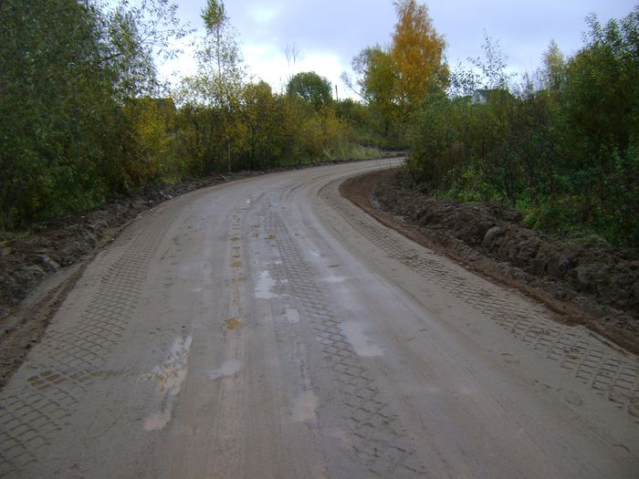 В деревни Волчки Великолукского района исчезло «смертельно опасное направление» и появилась дорога (ФОТО)