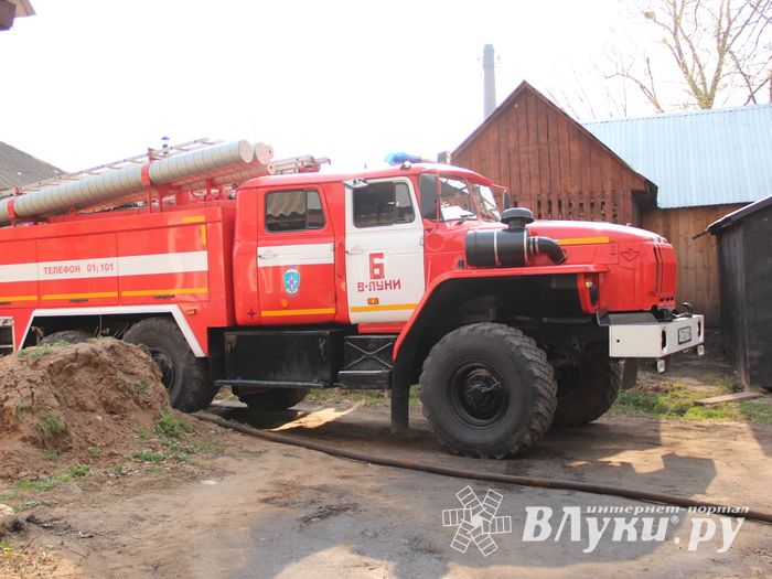 Подробности пожара на мебельном (ФОТО)