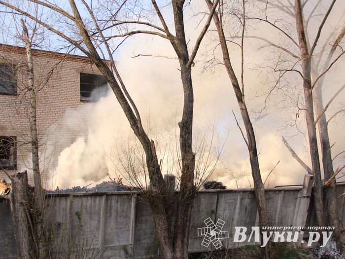 Подробности пожара на мебельном (ФОТО)