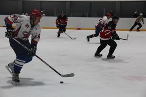 В Великих Луках прошёл первый матч Кубка Псковской области по хоккею (ФОТО)