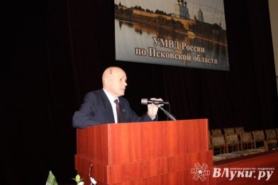 В УМВД России по Псковской области состоялась встреча с членом правления Союза писателей России Александром Бологовым (фото)