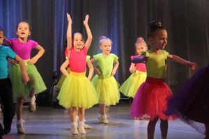 Юные артисты ГДК им. Ленина отметили «Мамин день» (ФОТО)