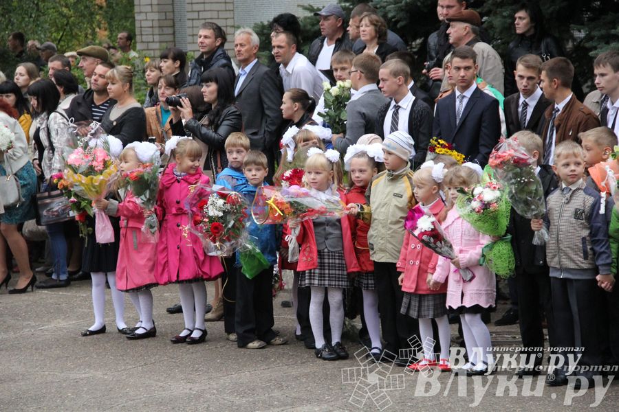 Школы города отметили 1 сентября (фото)