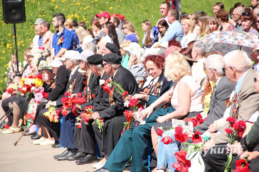 Великолучане отпраздновали День победы (ФОТО)