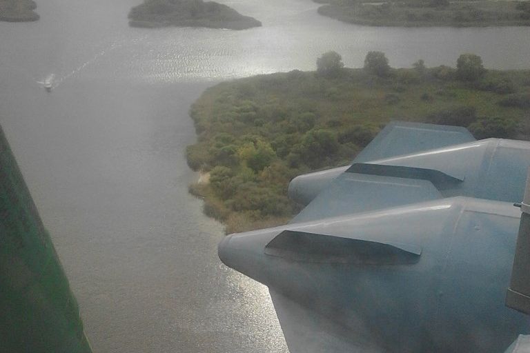 Псковская рыбоохрана провела совместный рейд с Псковской таможней  на вертолете над водоемами области (фото)