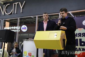 В ТЦ «Апельсин» прошла весенняя ночь распродаж