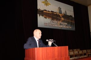 ВВ УМВД России по Псковской области состоялась встреча с членом правления Союза писателей России Александром Бологовым (фото)