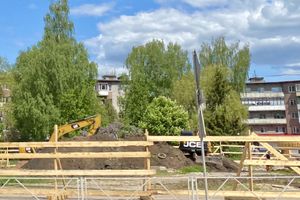 На площади Калинина начали рыть траншеи (ФОТО)