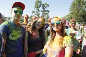 Яркие эмоции «ColorFest» в Великих Луках (ФОТО)