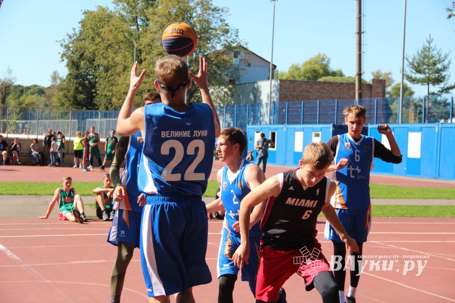Большой спортивный праздник в Великих Луках (ФОТО)
