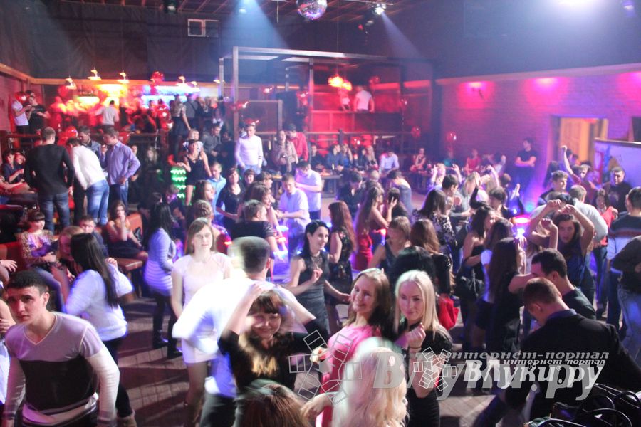 14 февраля в клубе «Хотэй» состоялось ежегодное шоу для влюбленных «Love Story»