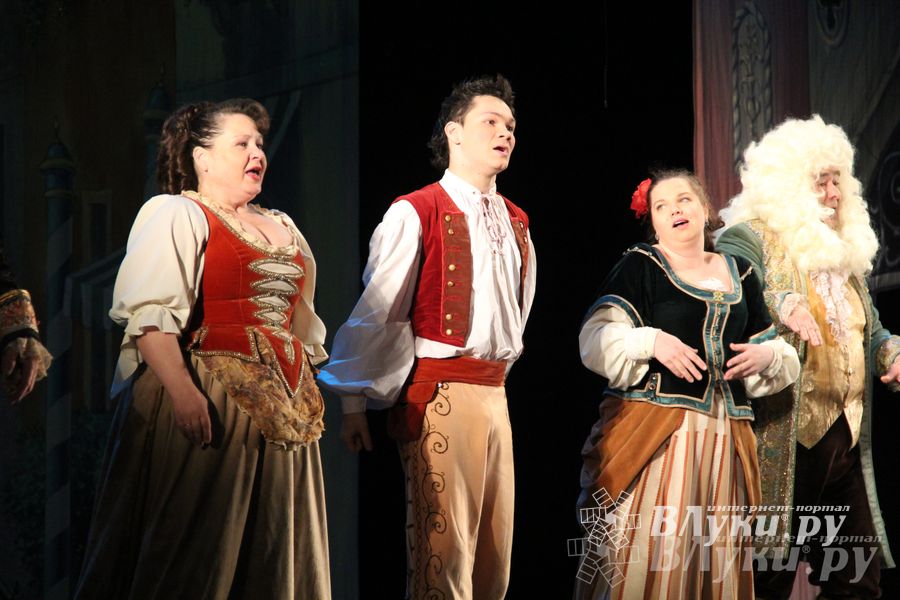 Санкт-Петербургский музыкальный театр представил зрителям мюзикл «Труффальдино из Бергамо» (фото)
