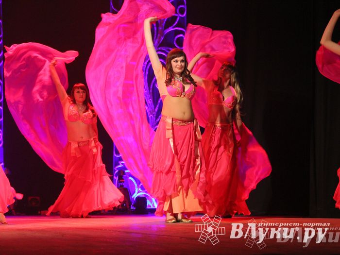 В ДК им. Ленина состоялся отчетный концерт студии восточного танца «Восточные сладости» (фото)
