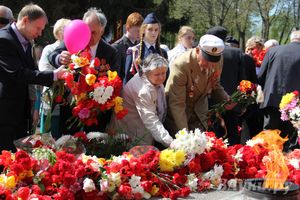 Парад Победы в Великих Луках (фото)
