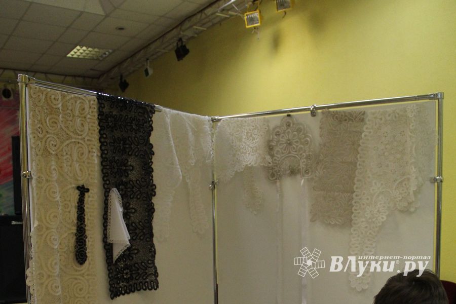 Выставка-ярмарка  «Волшебный сундучок»