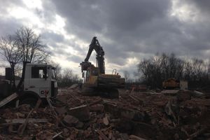 Губернатор осмотрел стройплощадку новой школы на проспекте Гагарина (ФОТО)