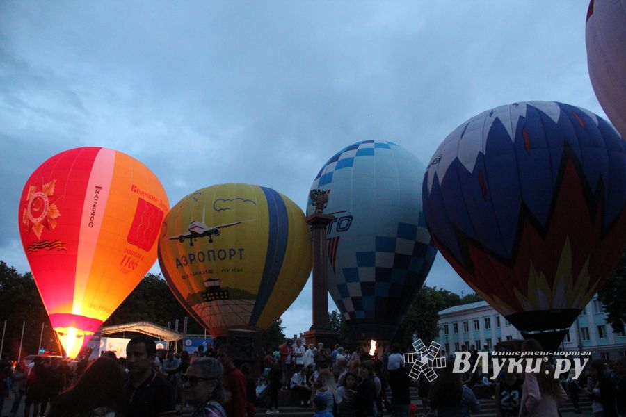 Ночным свечением аэростатов завершилась 24-я Международная встреча воздухоплавателей (ФОТО)