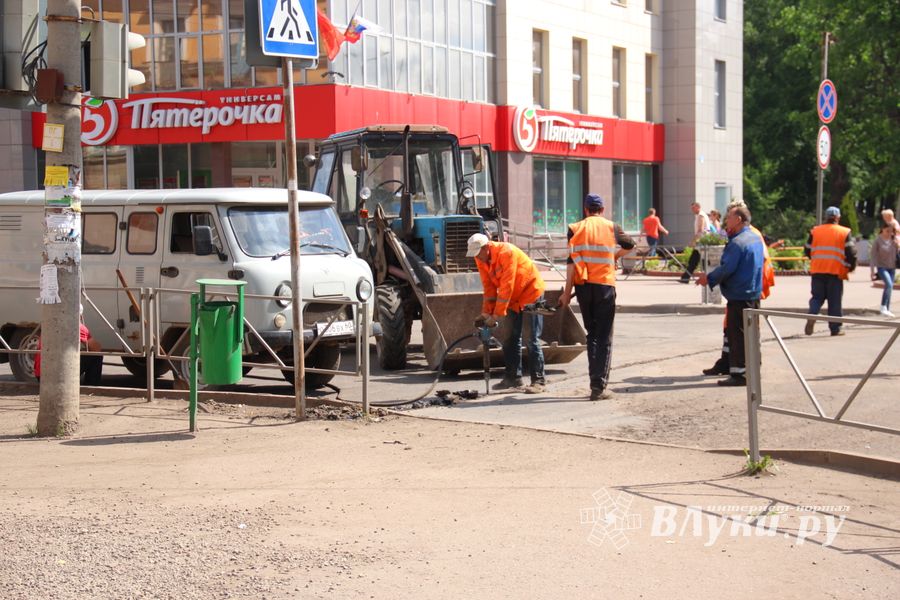 На Вокзальной в Великих Луках заканчивается ремонт (ФОТО)