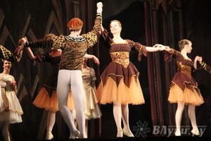 Московский театр «Корона Русского Балета» представил великолучанам балет «Лебединое озеро»