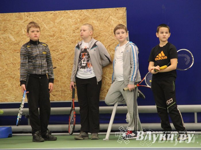В Великих Луках прошло Первенство по большому теннису (фото)
