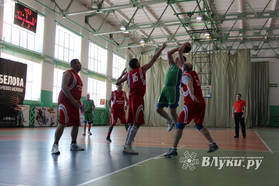 Великолучане одержали победу на межрегиональном турнире ветеранов баскетбола (ФОТО)
