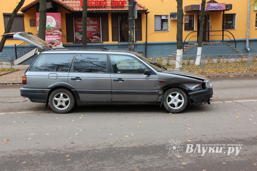 ДТП на проспекте Ленина в Великих Луках (ФОТО)