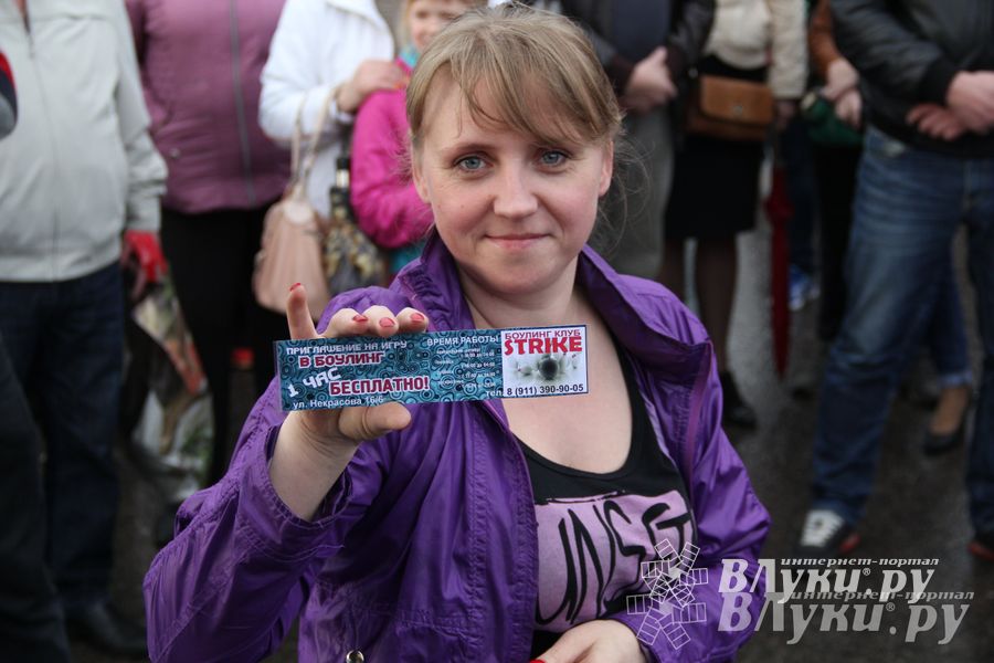 В Великих Луках прошла «Весенняя автоярмарка Великие Луки — 2015» (фото)