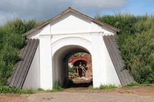 Совсем скоро великолучане смогут гулять по деревянным дорожкам Крепости (ФОТО)