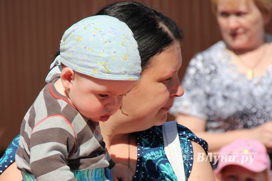 В Великих Луках отмечают День защиты детей 