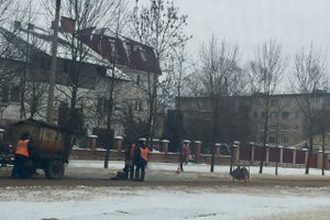 В Великих Луках производится ямочный ремонт (ФОТО)